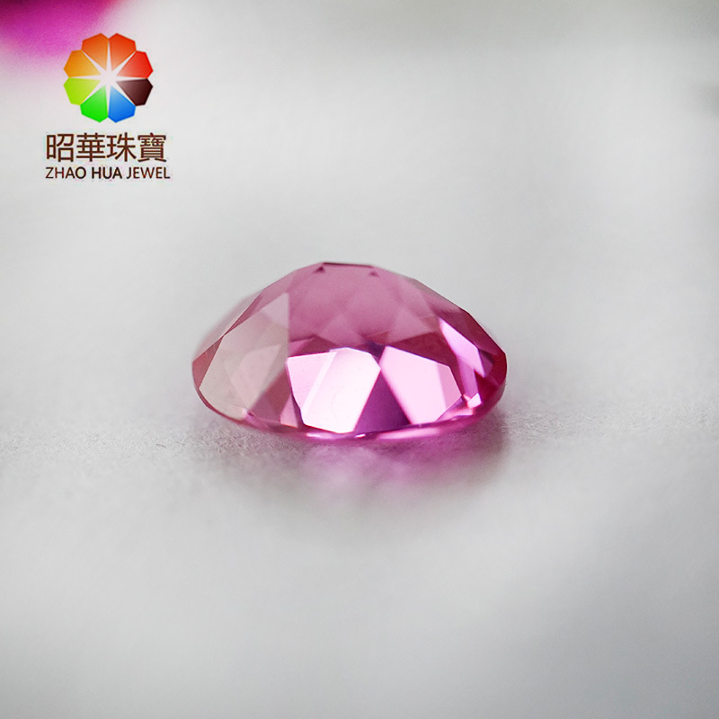 玫红刚玉与椭圆合成蓝宝石 人工宝石的魅力与梧州宝石产业探析